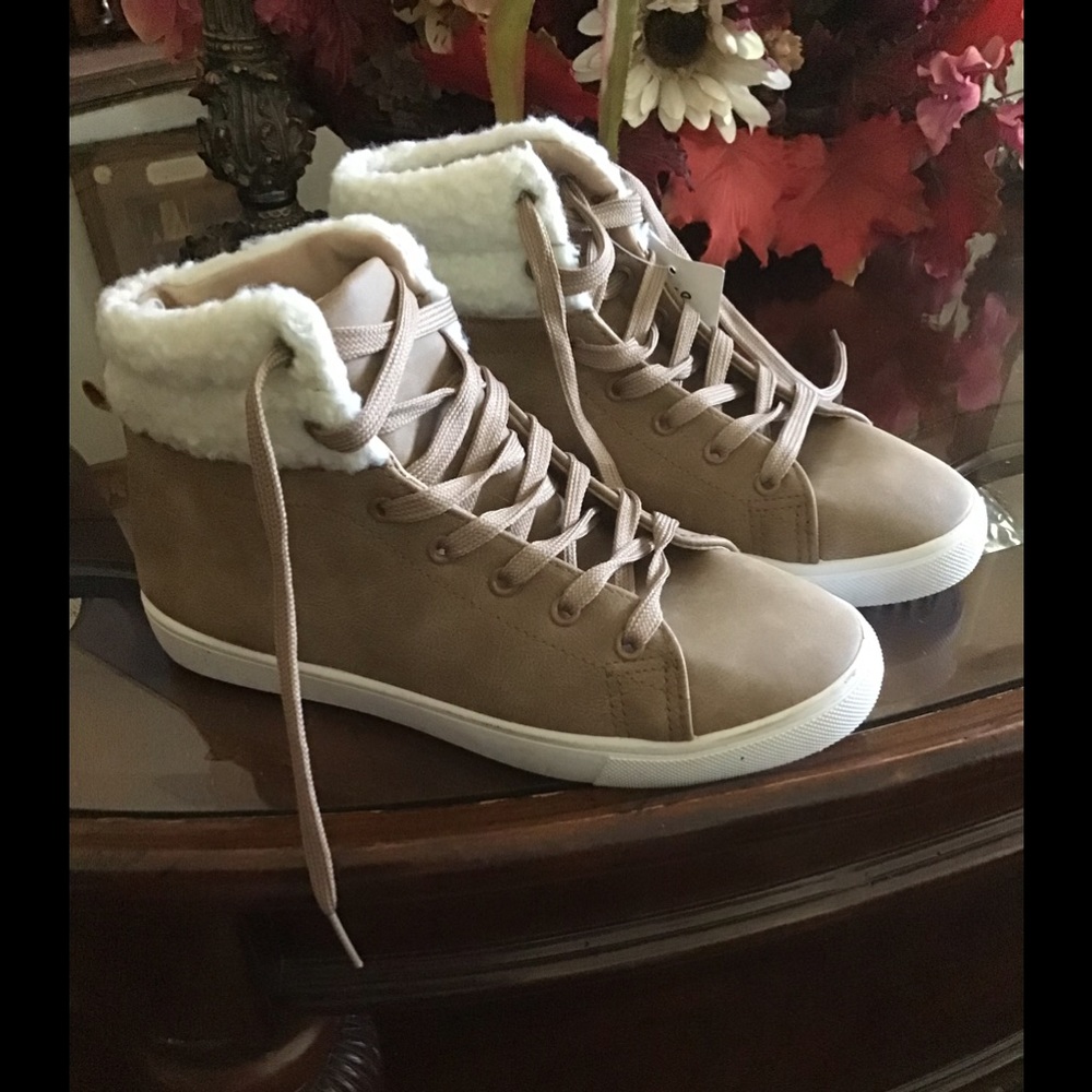 Just Be youth boot
